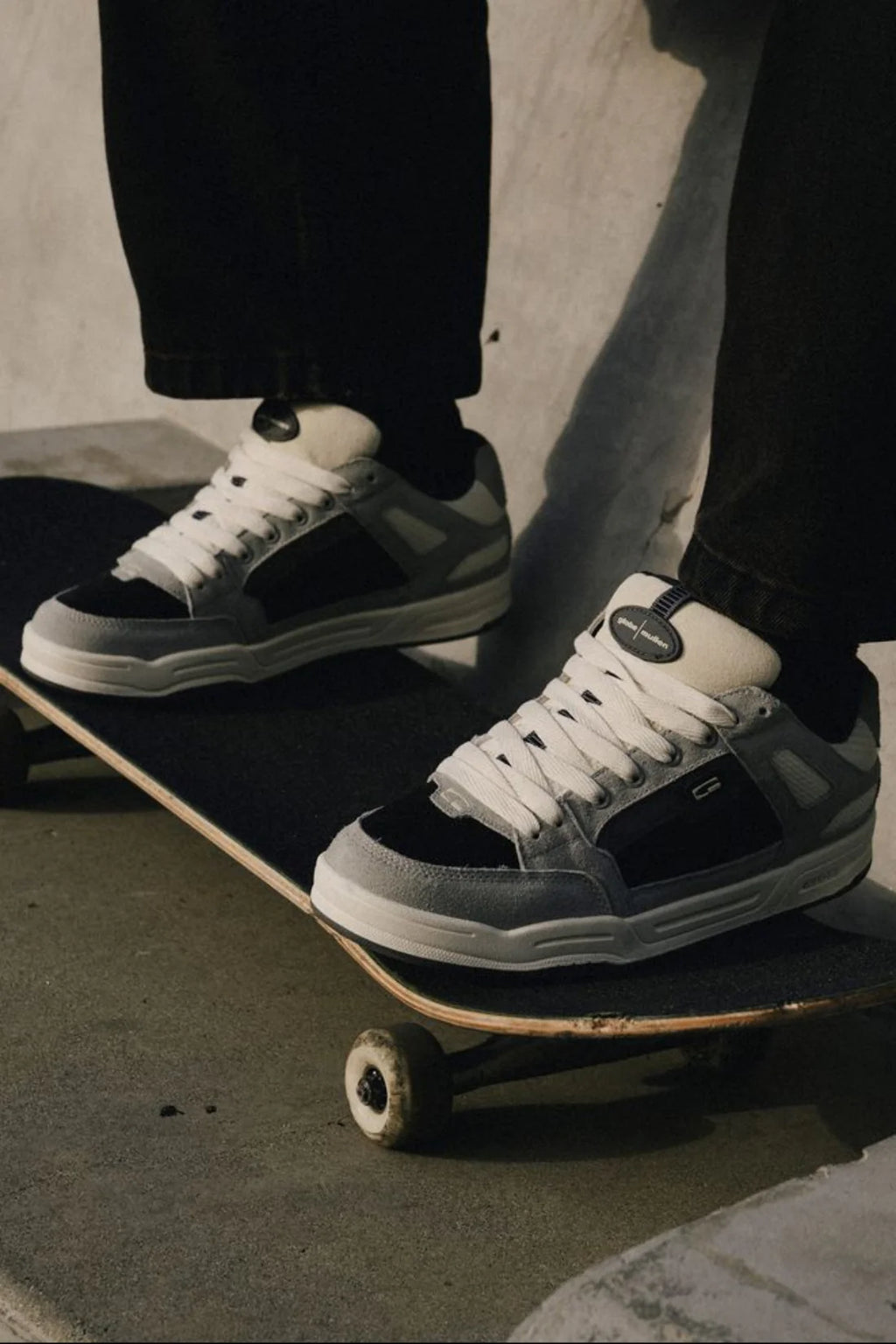 TILT PRIME-GREY/MULLEN