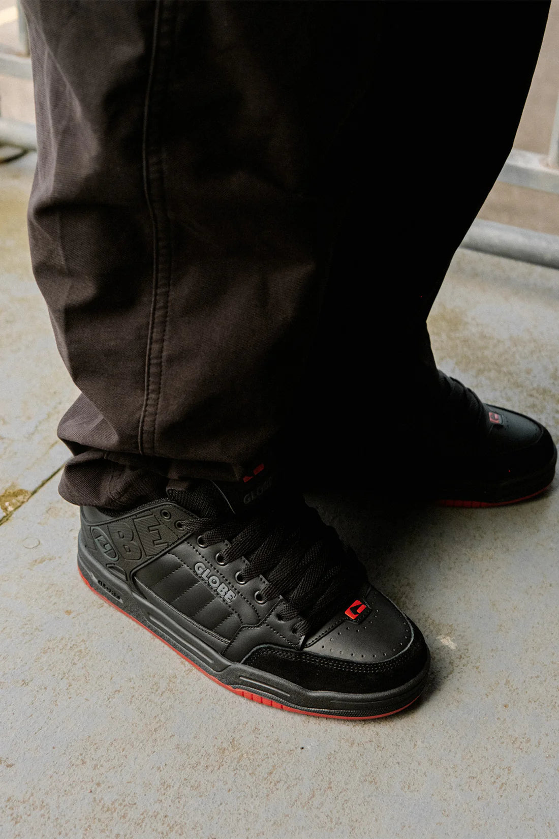 TILT-BLACK/RED/CHARCOAL