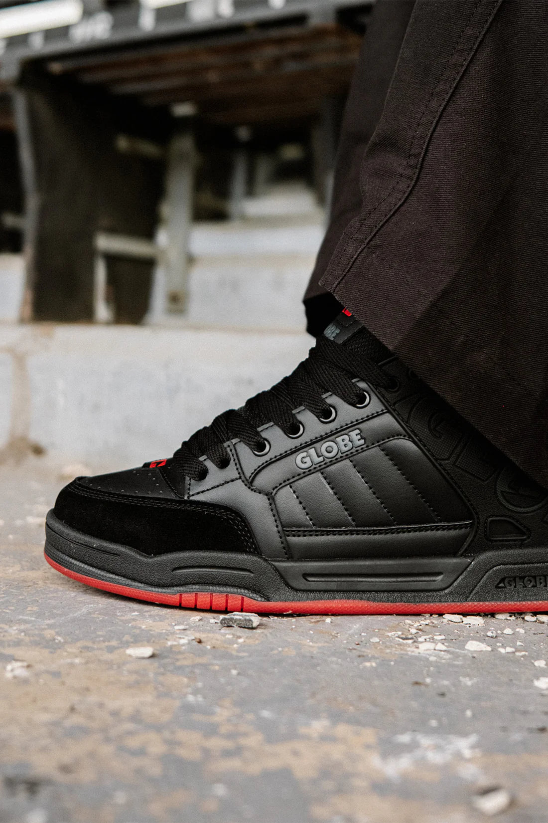 TILT-BLACK/RED/CHARCOAL