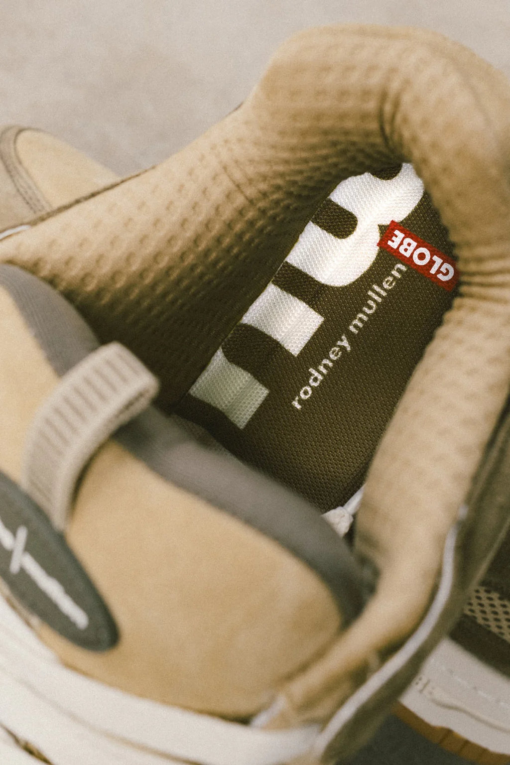 TILT PRIME-OLIVE/SAND/MULLEN